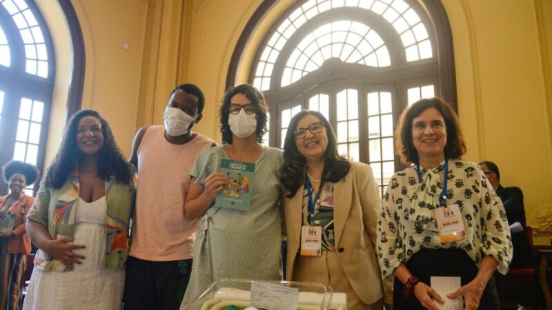 Após três anos, governo relança Caderneta de Saúde da Criança