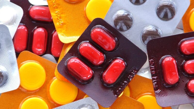 Anvisa lança painel para consulta de preços de medicamentos