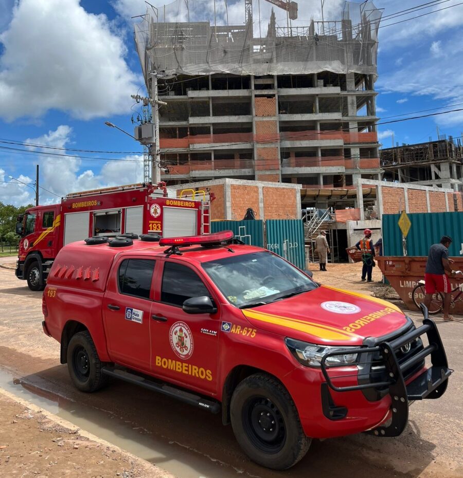 Corpo de Bombeiros Militar de Sinop realiza resgate após queda em construção