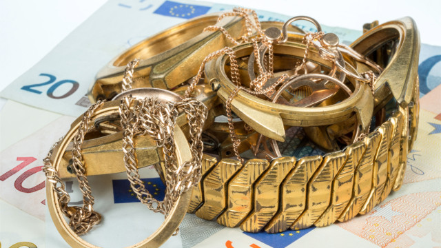 Ouro prolonga alta e renova recorde histórico, com busca por ativos seguros