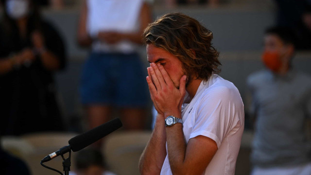 Tsitsipas volta a figurar no Top-10 do ranking e Djokovic se mantém na liderança