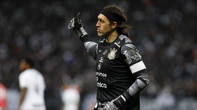 Paulinho cobra Corinthians por vitória imediata; Cássio diz: ‘Culpa é minha? Melhor eu sair’