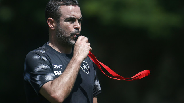 Apresentado, técnico Artur Jorge promete Botafogo ‘dominante’ e ‘corajoso’