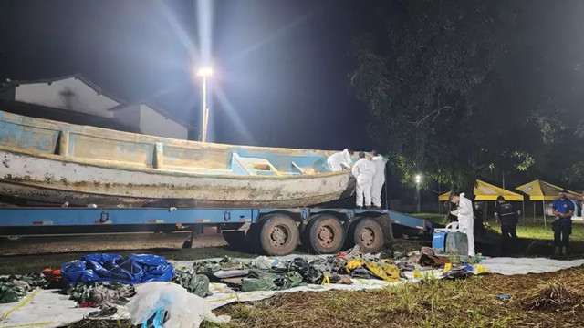 Pessoas encontradas em barco à deriva podem ter morrido de fome, diz PF