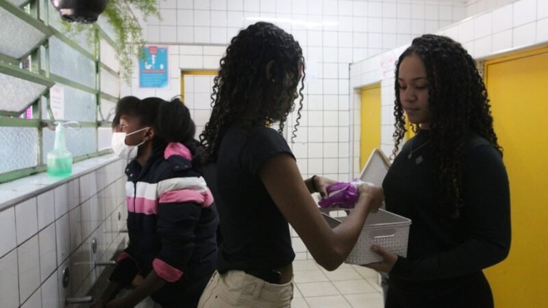 Programa Dignidade Menstrual já atendeu 1,7 milhões de pessoas em maio