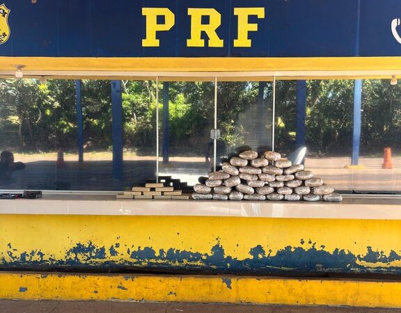 PRF apreende 47,55 kg de drogas em veículo na BR-070 em Barra do Garças; Casal foi preso