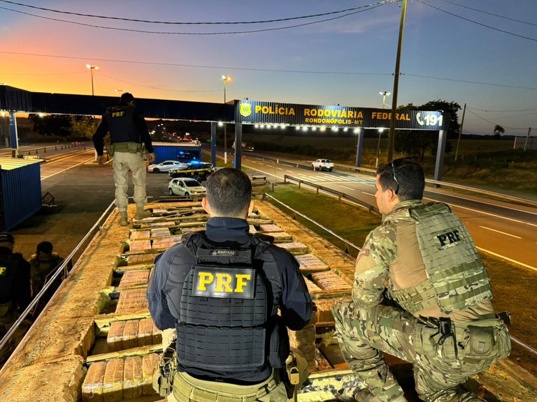 Polícia Rodoviária Federal realiza apreensão de 450 quilos de cocaína em Alto Garças