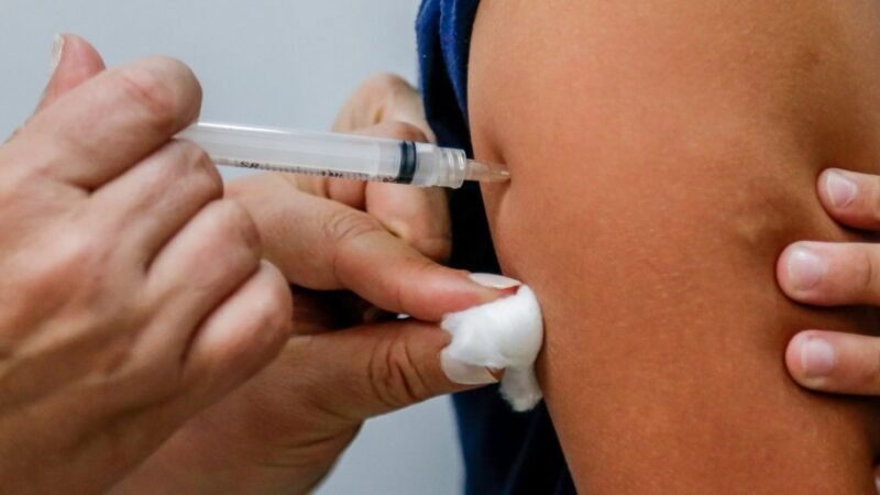 Entidades médicas recomendam vacinação de vítimas e socorristas no RS