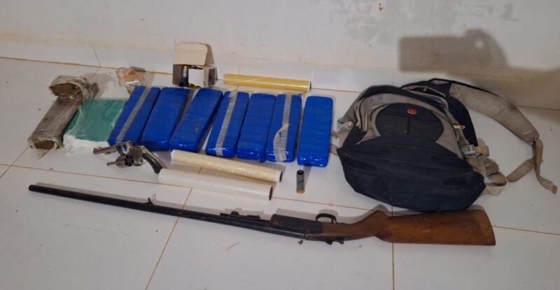 Policiais desarticulam organização criminosa e apreendem drogas e armas em Ipiranga do Norte