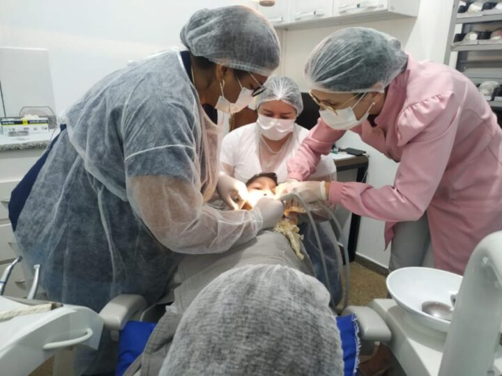 Secretaria de Saúde de Mato Grosso realiza capacitação em atendimento odontológico para pessoas com deficiência em Guarantã do Norte