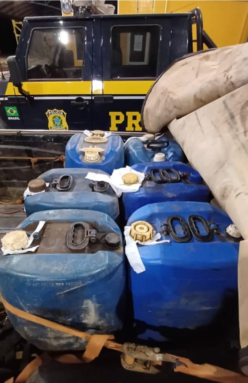 Polícia Rodoviária Federal apreende 300 litros de combustível em Pontes e Lacerda
