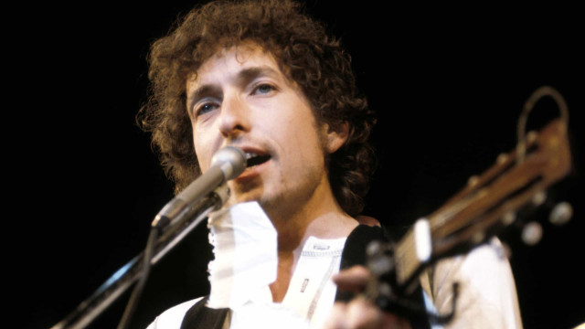 Pintura que Bob Dylan deu em troca de leitura de mapa astral é vendida por R$ 1 milhão