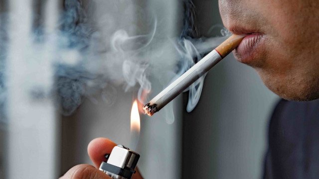 Governo avalia elevar preço do cigarro para compensar desoneração