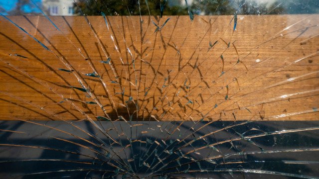 Jogador do Estudiantes bate carro em posto de gasolina na Argentina