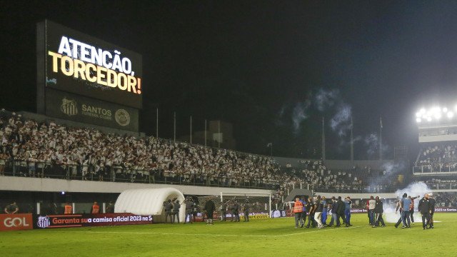Santos fez investimento milionário por lateral que hoje é a última opção