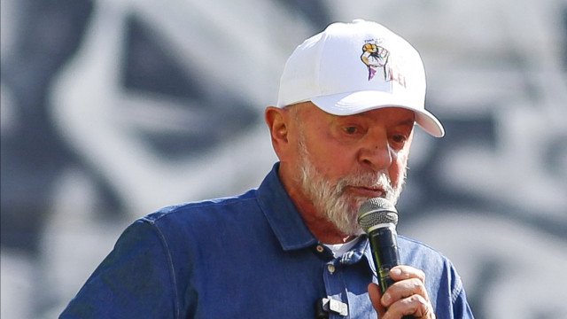 Lula sanciona reajuste da tabela do Imposto de Renda no Dia do Trabalho em Itaquera