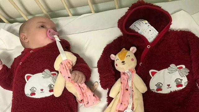 Mãe que perdeu uma das gêmeas nas enchentes: "Esse vazio será eterno"