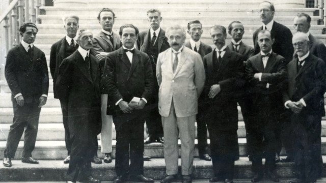 Einstein visitou Brasil a contragosto e chamou cientista de ‘macaco’, mostram diários