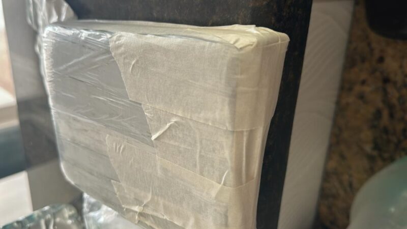 Dois traficantes são presos com um quilo de cocaína em Sorriso