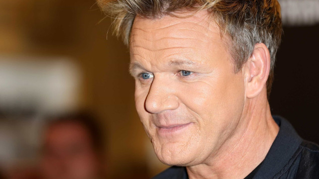 Gordon Ramsay sofre grave acidente de bicicleta e mostra hematoma: ‘Tenho sorte de estar aqui’