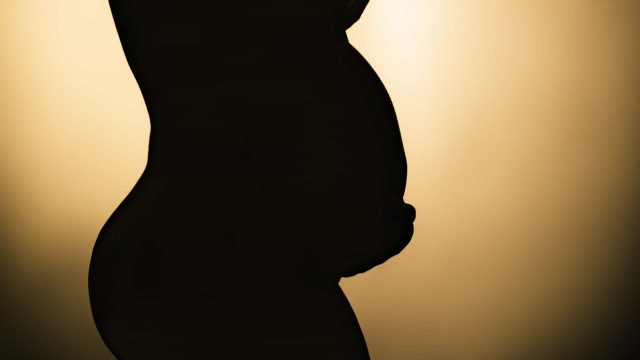 A cada dia, 26 meninas menores de 14 anos se tornam mães no país