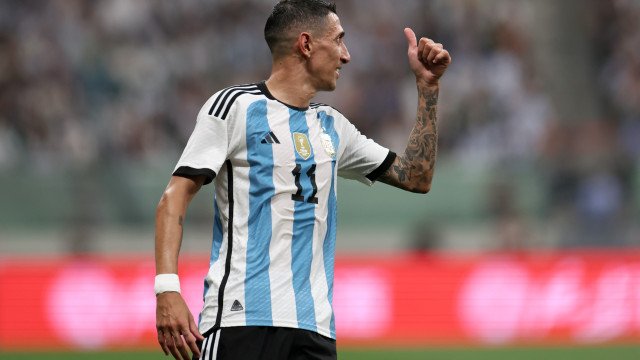 Di María brilha e Argentina bate Equador em amistoso tenso em Chicago
