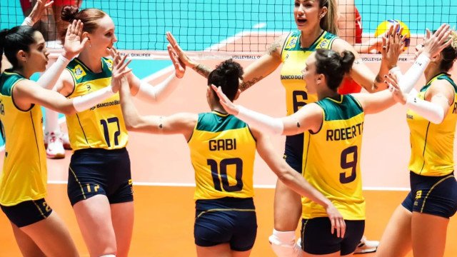 Seleção feminina perde da Polônia e fica fora do pódio na Liga das Nações de vôlei