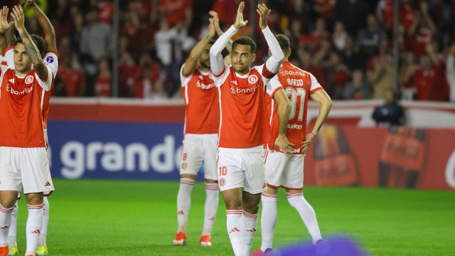 Internacional vai até Salvador para encarar o lanterna Vitória e tentar subir na tabela