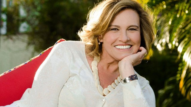 SBT contrata irmã de Gugu para apresentar programa sobre astrologia e numerologia