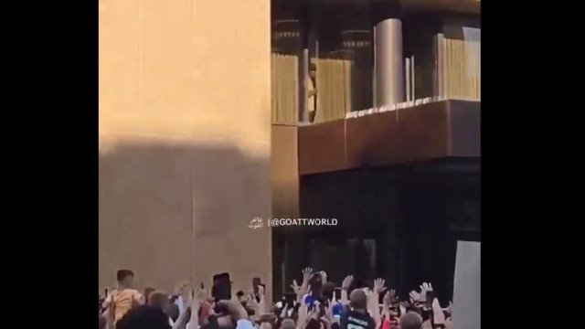 Cristiano Ronaldo leva multidão à loucura em Marienfeld!; assista!