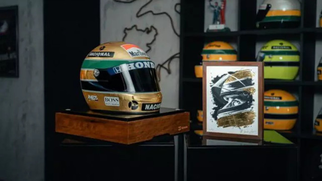 Réplica folheada a ouro do capacete de Senna é lançada em edição limitada