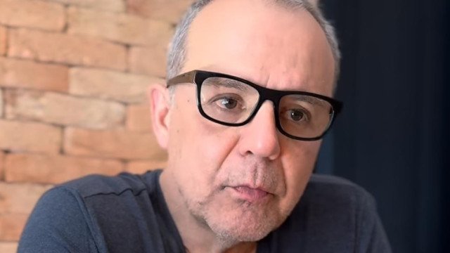 Ouvindo Bruno Mars, Sérgio Cabral se emociona ao lembrar da prisão; veja