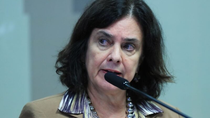 Ministra defende estratégias de combate à desinformação na saúde