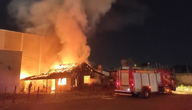 Homem é preso após incendiar casa da ex-namorada em Tangará da Serra