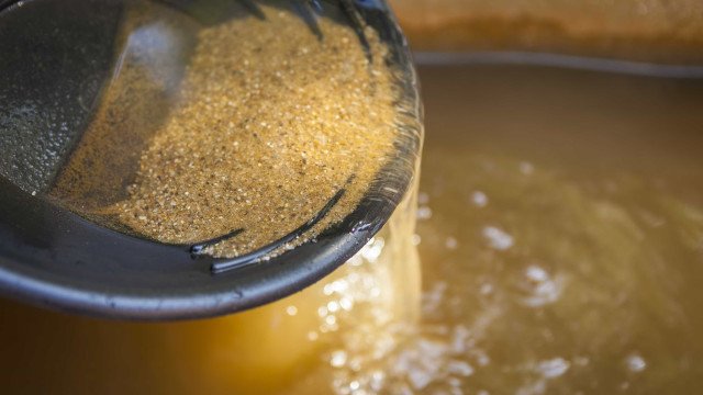 Só 9,5% dos avais para extrair ouro no Brasil estão regulares, aponta levantamento