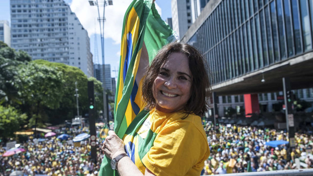 Regina Duarte se retrata após ser condenada em processo movido por filha de Leila Diniz