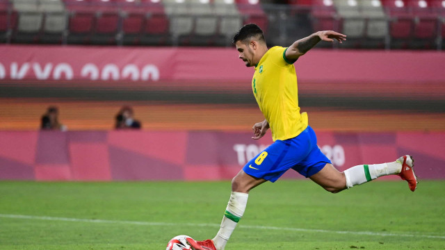Bruno Guimarães critica Conmebol por suspensões: ‘Tem coisa mais importante para se preocupar’