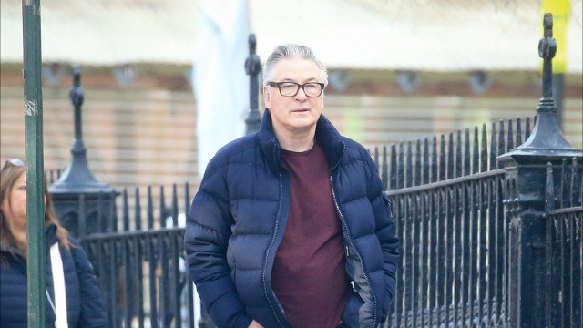 Alec Baldwin será julgado por homicídio culposo por tiroteio em ‘Rust’