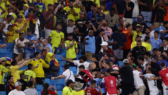 Conmebol denuncia 11 jogadores por confusão em Uruguai e Colômbia