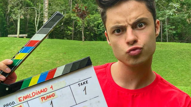 Conheça Enaldinho, youtuber que começou a carreira numa banheira de slime e está milionário