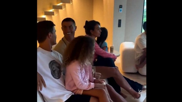 CR7 junta amigos para show privado de Richie Campbell; veja como foi