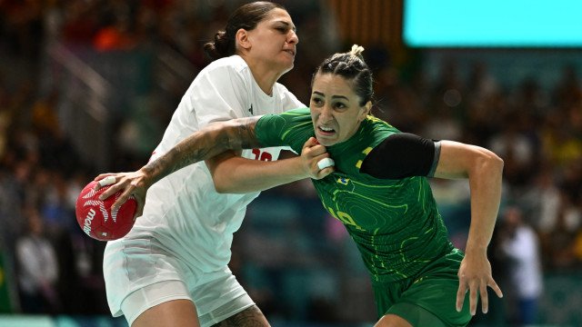Seleção de handebol controla jogo contra húngaras, mas sofre derrota no último minuto em Paris