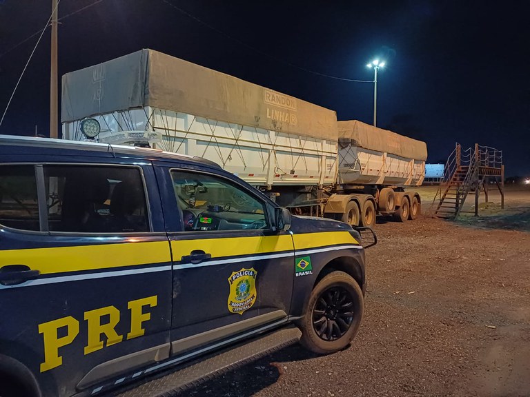 PRF identifica adulteração em semirreboques durante fiscalização na BR-364 em Rondonópolis