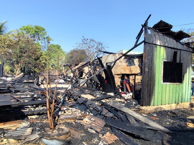 Tragédia em Paranaíta: Incêndio em casa de madeira mata bebê de um ano