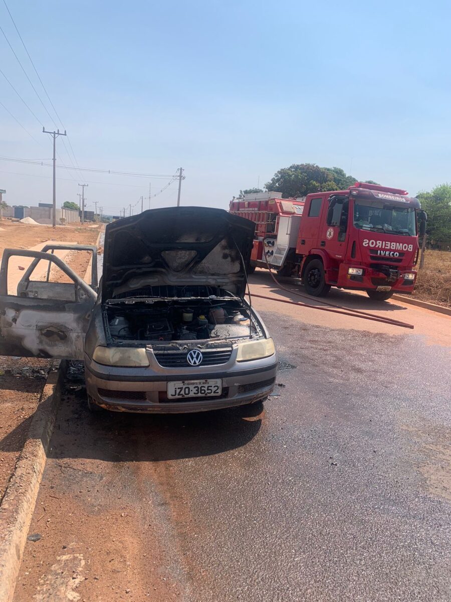 Corpo de Bombeiros combate incêndio em veículo em Guarantã do Norte