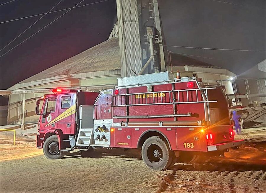 Incêndio de grandes proporções atinge indústria de grãos em Lucas do Rio Verde
