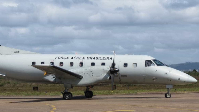 Força Aérea faz novo transporte de urnas funerárias para Cascavel (PR)