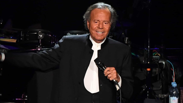 Ídolo de Silvio Santos, Julio Iglesias lamenta morte do apresentador: ‘Amigo de alma’