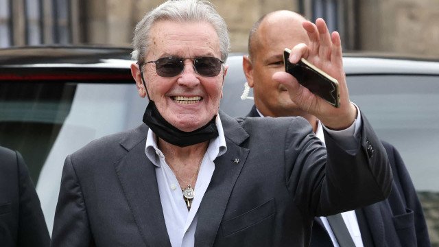 Alain Delon enfrentava problemas de saúde e queria morrer por suicídio assistido