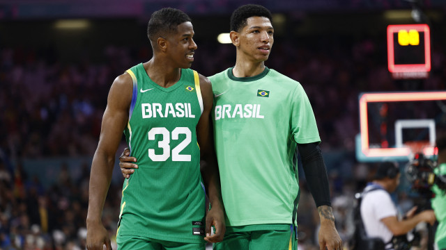 Seleção brasileira de basquete se garante nas quartas da Olimpíada após triunfo da Grécia